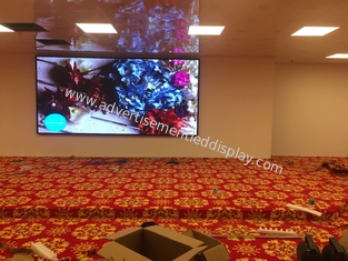 Salas de aula Ecrã led gigante Parede publicitária montada em ambientes internos 1g1r1b